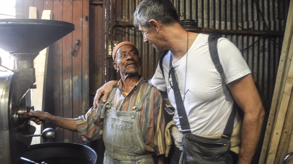laboratorio di tostatura del caffè all’interno del Merkato di Addis Abeba